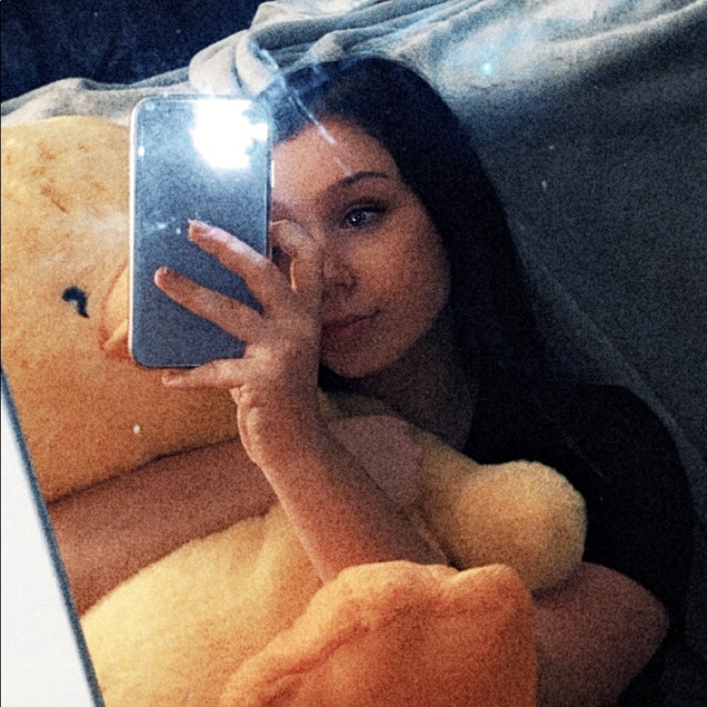 Meet your Posher, Caroline